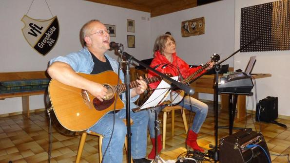 The "Hermannettes" performing Folk & Country Songs at a Club - evening of the CWF Koetz